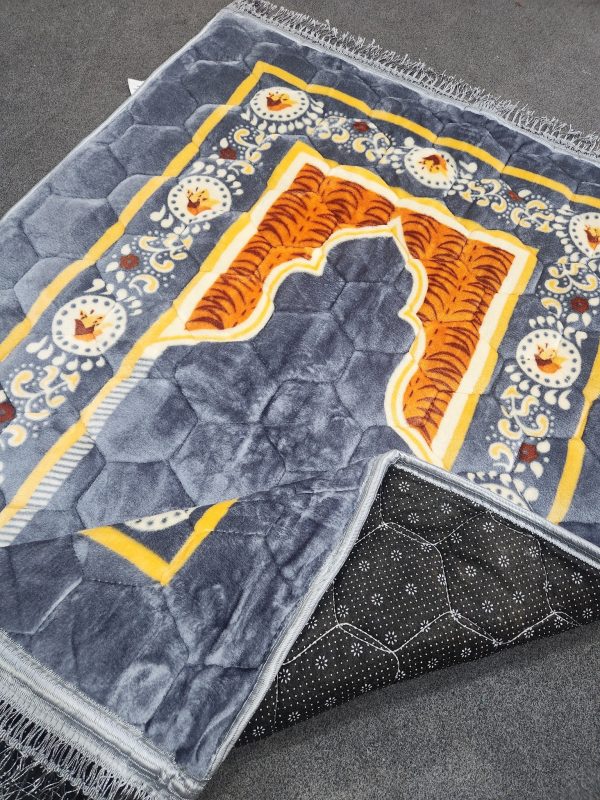 High Quality China Soft Prayer JayNamaz | Prayer Mat (Blanket  JayNamaj)| Mash Jaynamaz- extra soft different Colors-1 piece - Image 7